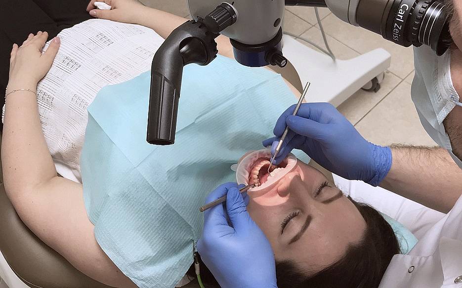Преимущества протезирования зубов в «Бест Клиник»
